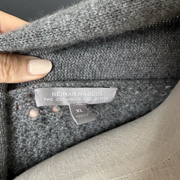 Neiman Marcus Cashmere Collection Cardigan Buckle Front Sweater - Picture 11 of 14